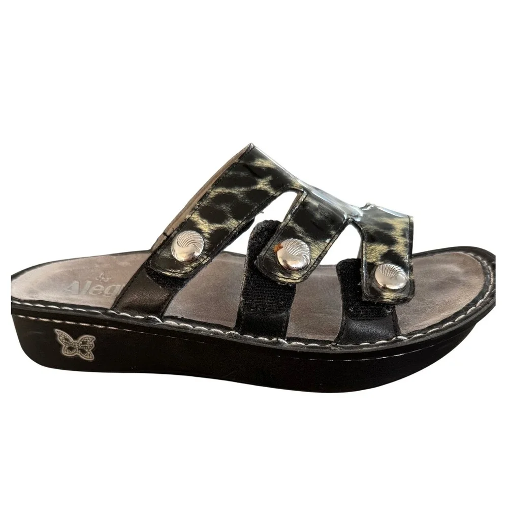 Alegria Women 39 Black Animal Print Patent Leather Slide Sandals‎ Wedge